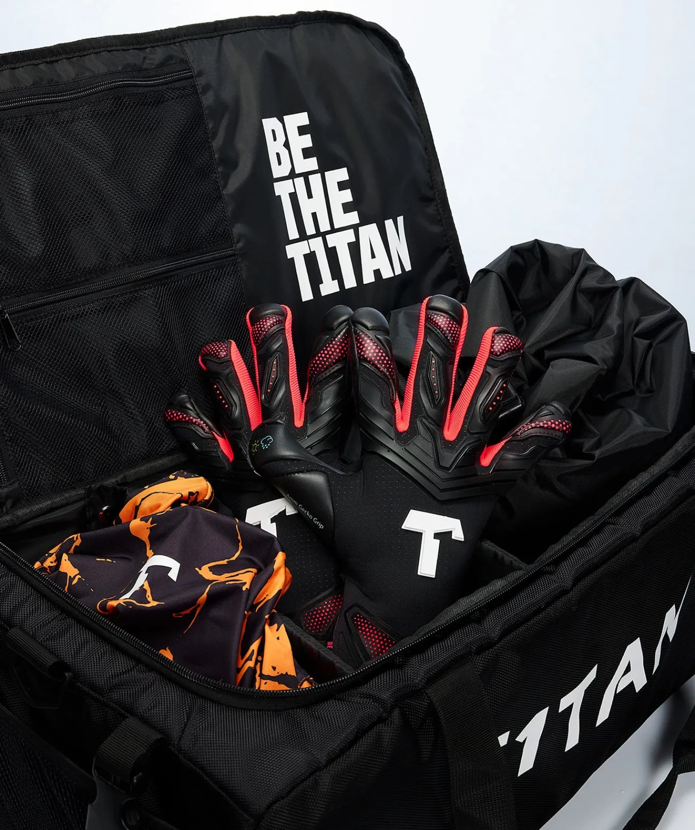Torba Sportowa czarna-T1TAN Shop